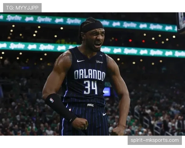 卡特魔术铁塔再现惊险奇迹,观众惊叹连连 卡特魔术铁塔再现惊险奇迹,观众惊叹连连