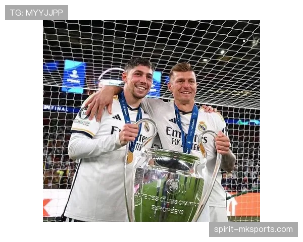 巴尔韦德：与莫德里奇、克罗斯完成中场代际交接