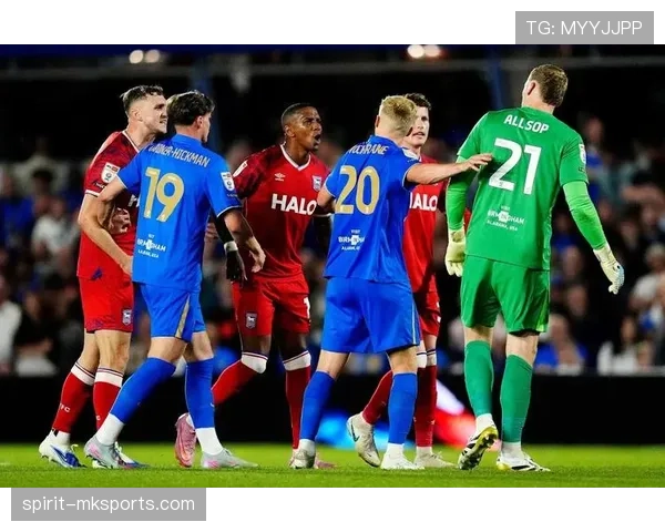 阿什利·扬曼联时期的角色定位与战术贡献解析