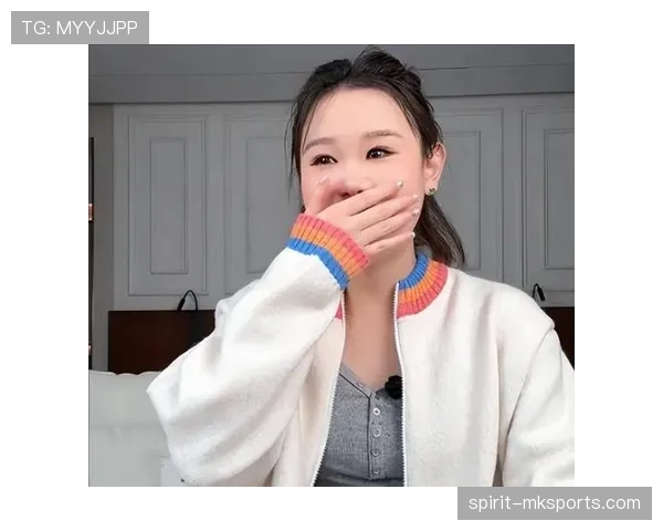 张家齐用筷子挑饭那动作，怎么看都不像个球员啊，反差太大了！