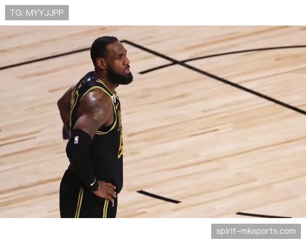 拉贾·朗多挡拆组织提升球队进攻流畅度，助湖人关键时刻掌控节奏