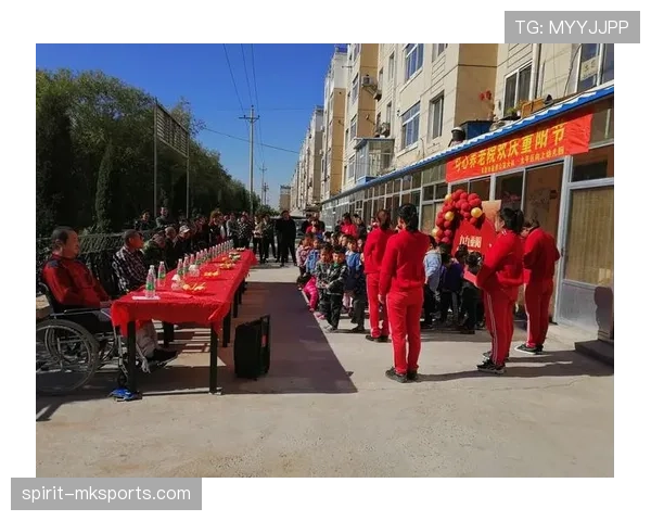 巴洛特利的衣柜里到底藏了多少你根本想不到的奇葩宝贝？